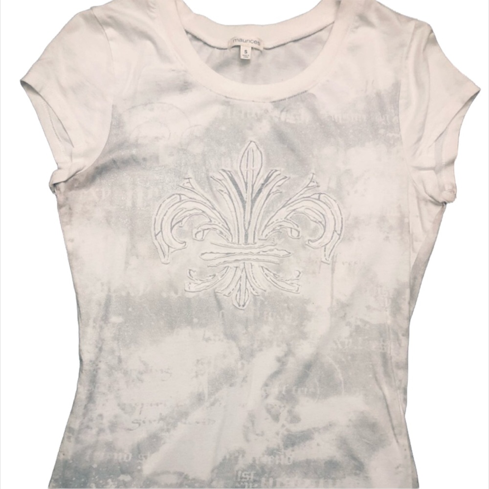 Maurices Fleur De Lis Front & Angel Wings on Back Sparkly Silver & White Tshirt